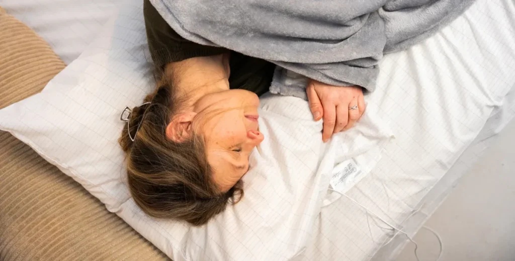 Möjliga hälsofördelar med att sova jordad